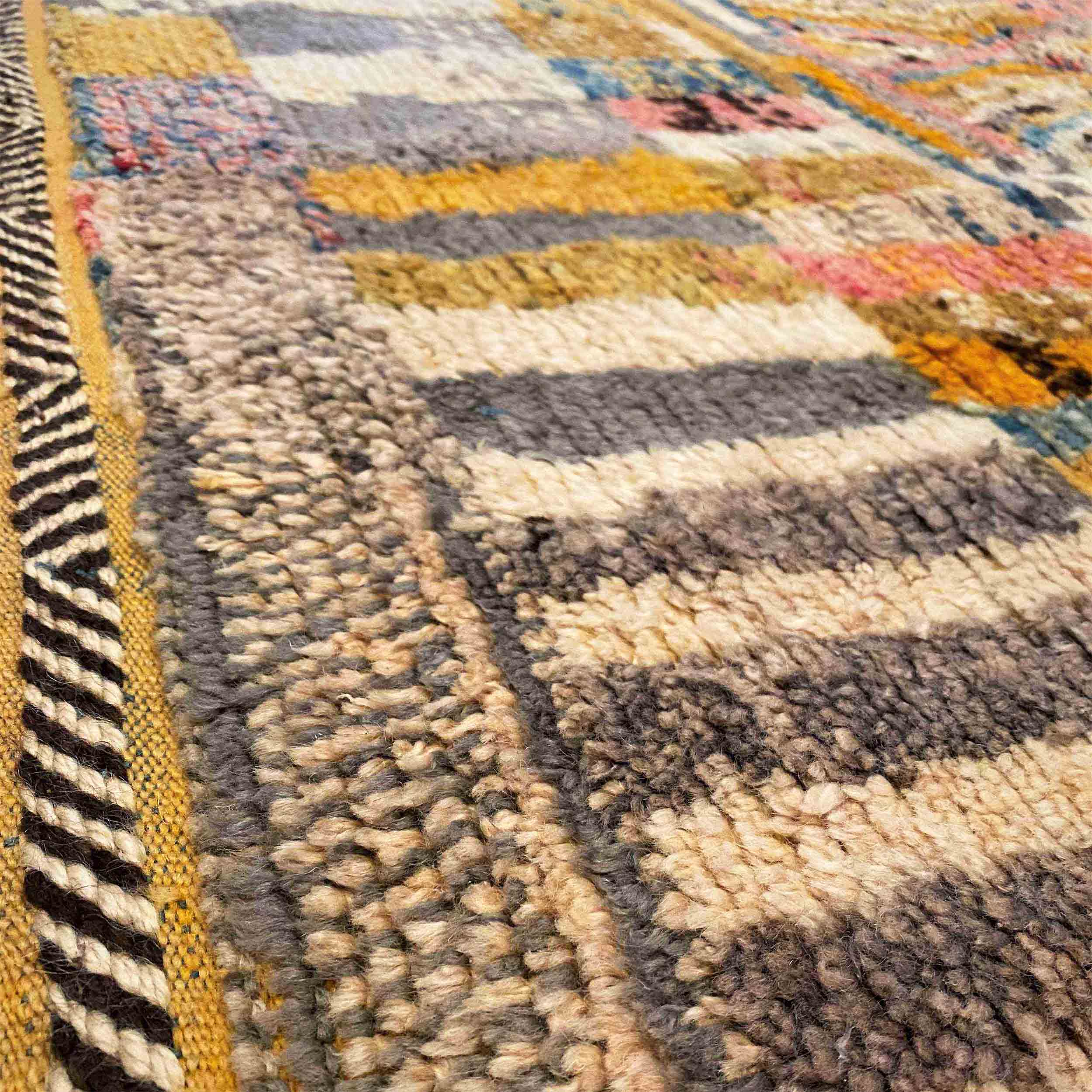 Pastels colors from Ait Wawzgite carpet