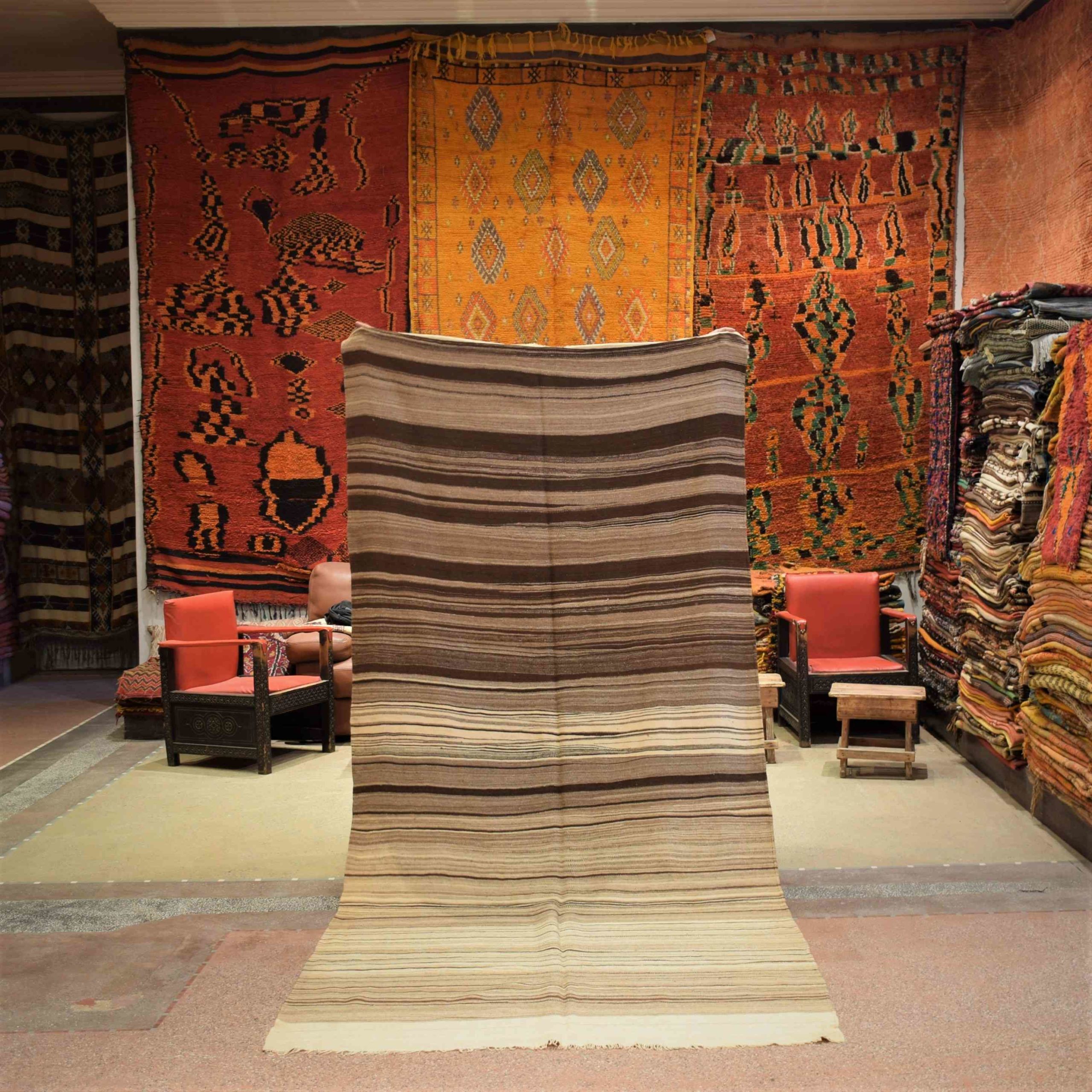 Hayek scratches Mjate carpet